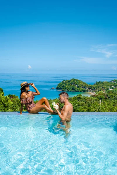 Couple qui profite de la vie de rêve